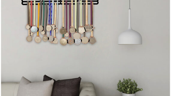No Pain No Gain Medal Hanger| Hangs Up to 60 Medals  | Sports Medal Wall Display | Medal Holder| Black Glossy Finish Medal